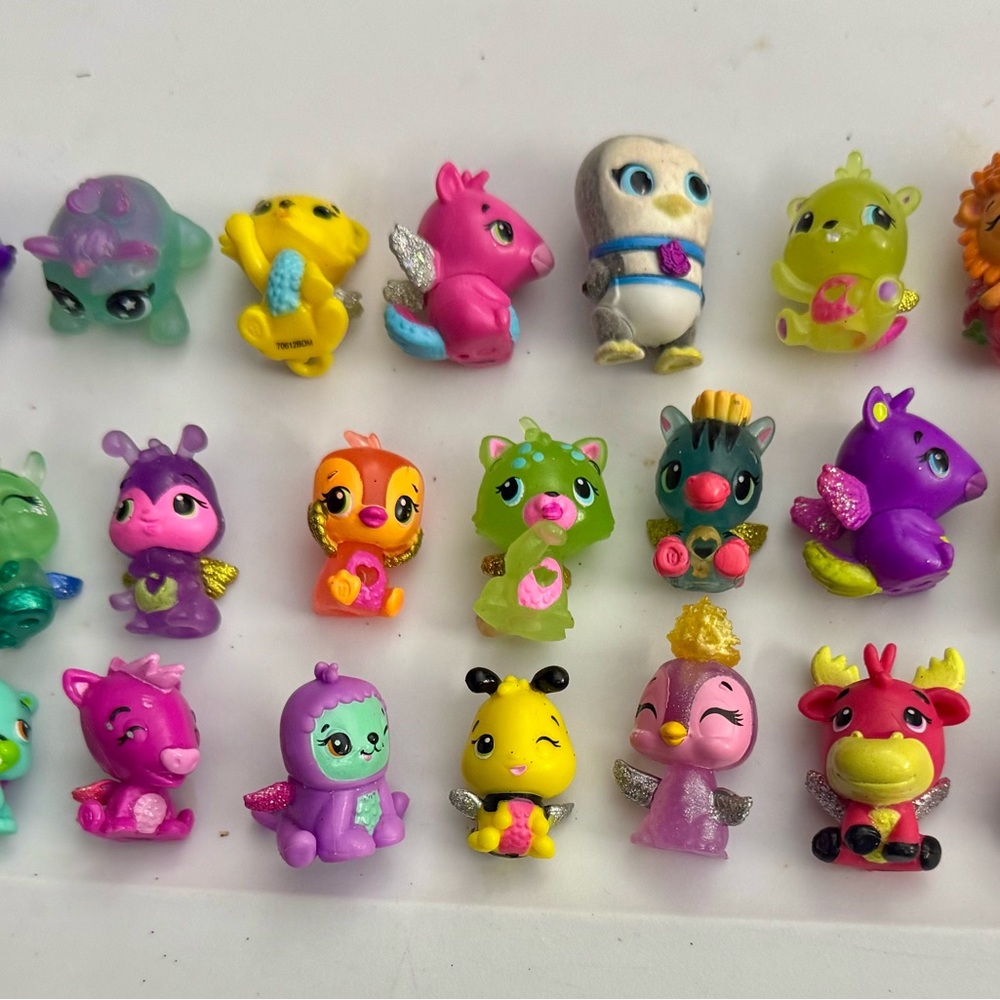 Lot of‎ 30 Collection of Hatchimals CollEGGtibles
